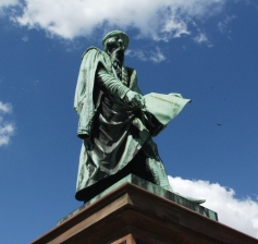 Gutenberg_Statue.jpg