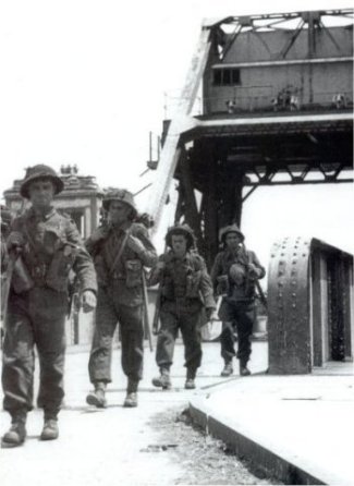 Soldat sur le Pegasus Bridge